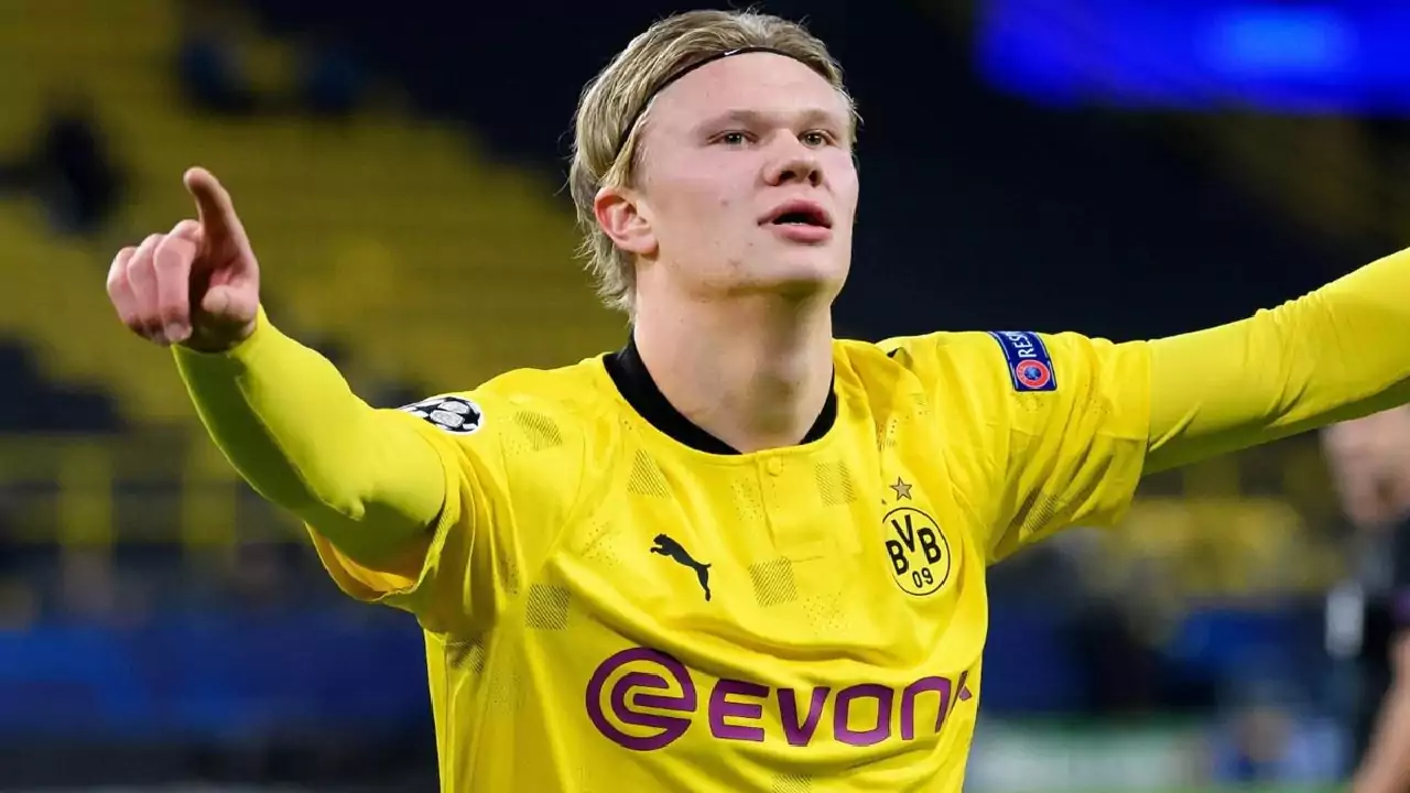 O atacante Haaland joga no Borussia Dortmund